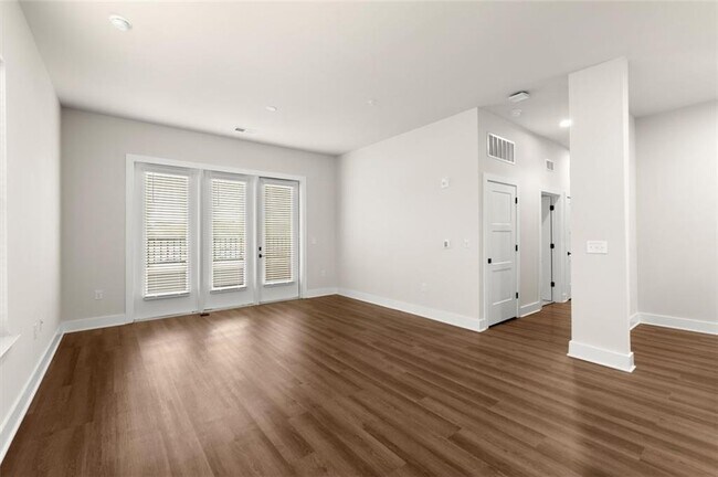 Building Photo - 2648 Sandy Plains Rd