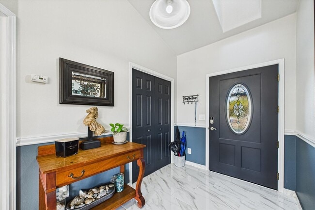 Building Photo - Custom Home on Property just outside of Eureka!