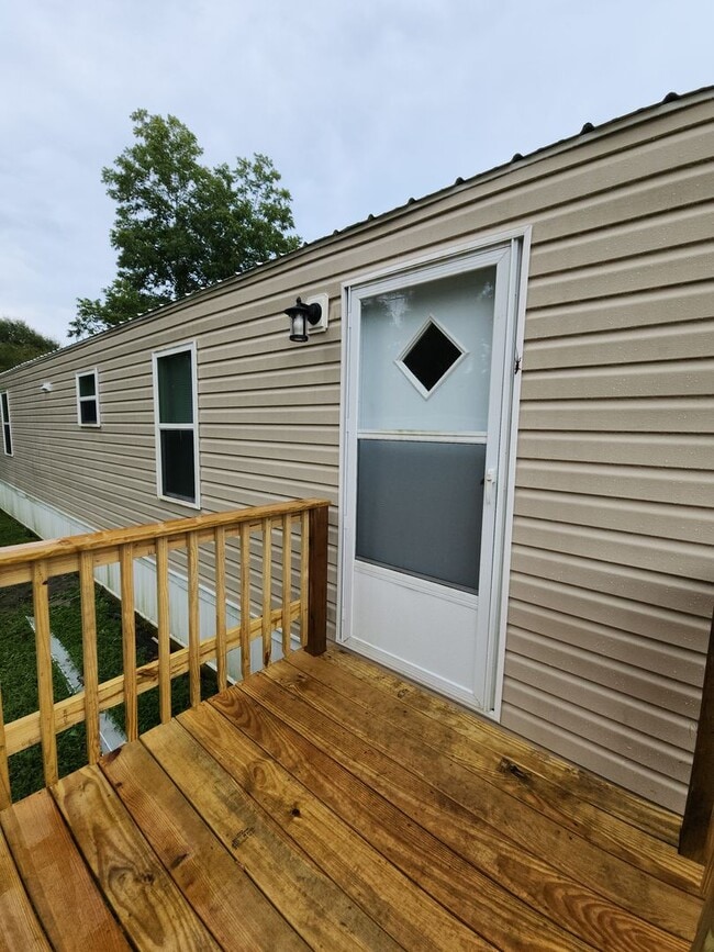 Building Photo - 4 Elcona St