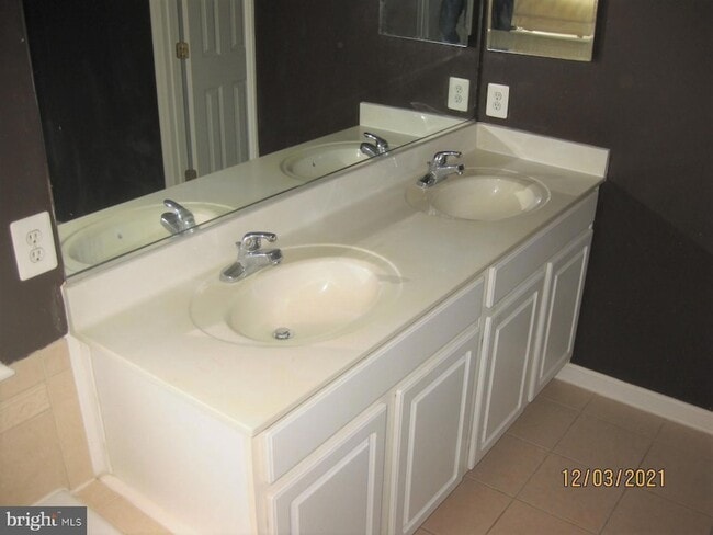 Building Photo - 48 Battlefield Dr
