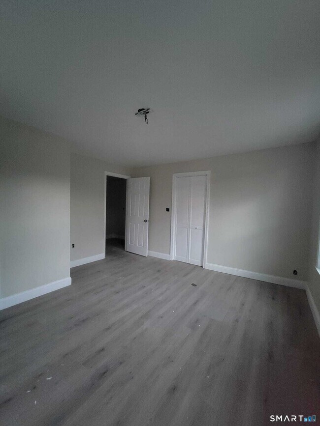 Building Photo - 219 Pleasant St