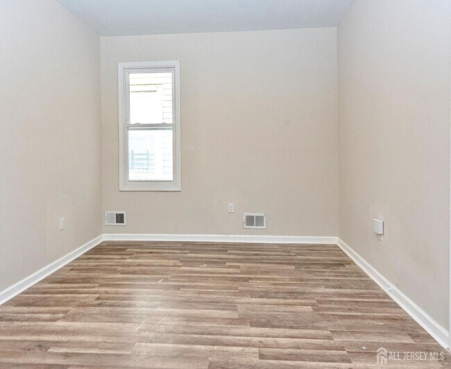 Building Photo - 186 N 17th St