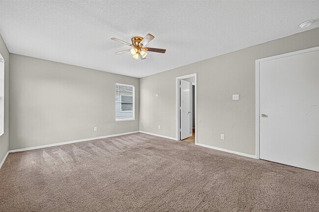 Building Photo - 15430 Elm Leaf Pl