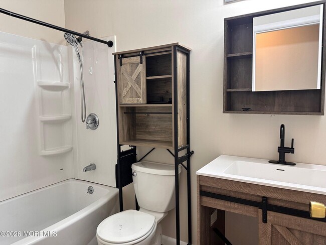 Building Photo - 24 Anchor Rd