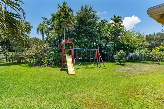 Building Photo - 11401 SW 72nd Plz