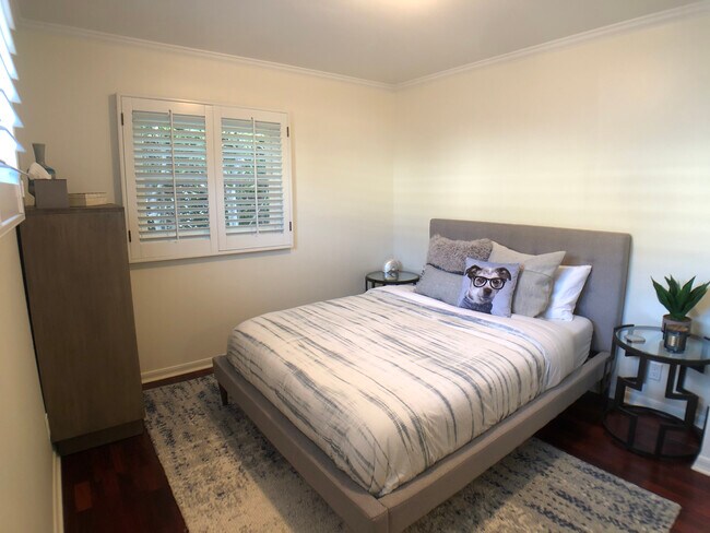 Building Photo - 422 Pacific St