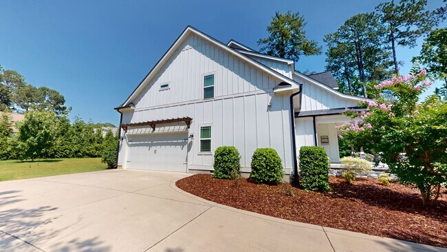 Building Photo - Custom Build in Whispering Pines!