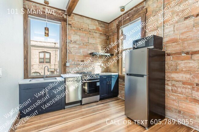 Building Photo - 101 S Main Ave