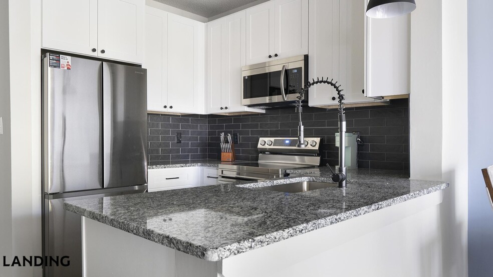 Building Photo - 49 Boulevard SE