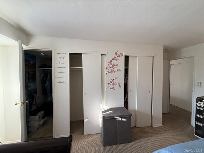 Building Photo - 55 Pinebrook Pl