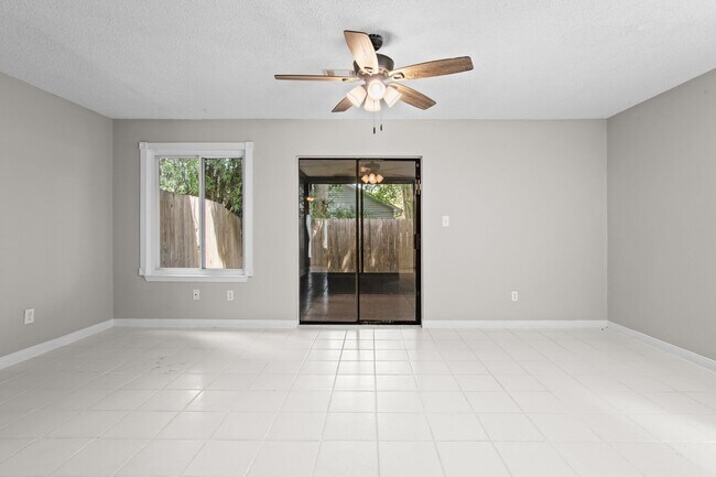 Building Photo - 3506 Parkwood Ave