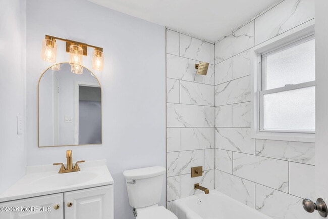 Building Photo - 105 Clark St