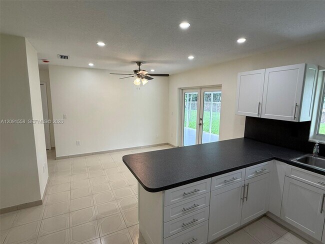 Building Photo - 11450 SW 47th Terrace
