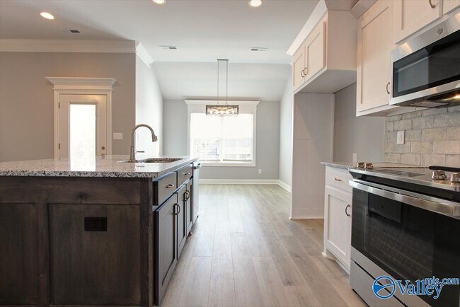 Building Photo - 26480 Naomi Wy