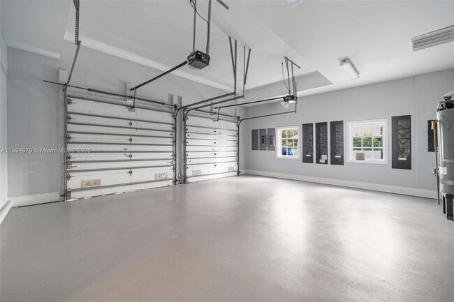 Building Photo - 1331 Bay Terrace
