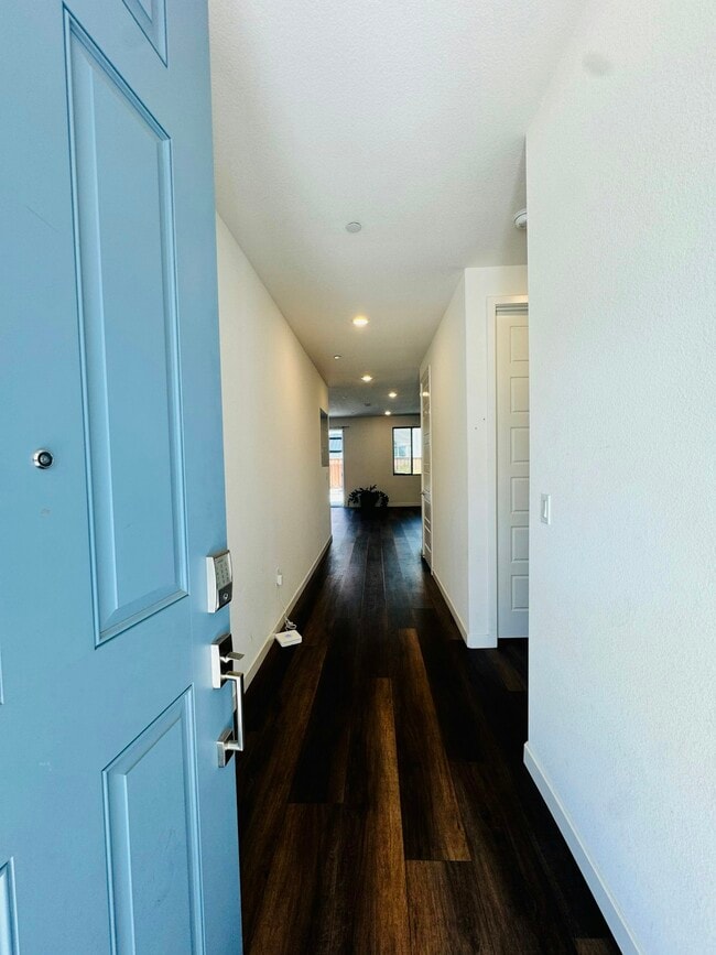 Building Photo - 5440 Guenoc Valley Ln