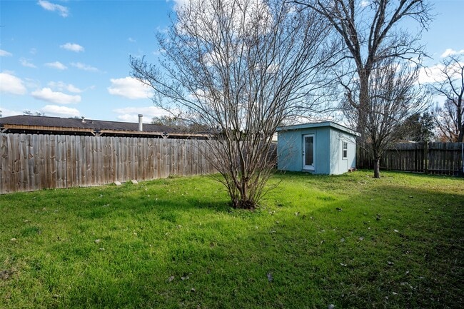 Building Photo - 2022 Crosscoach Ln