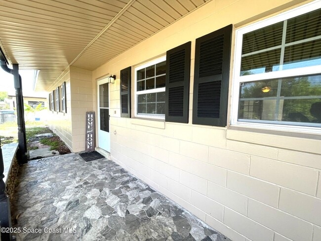 Building Photo - 1148 N Singleton Ave