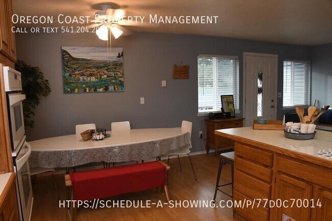 Building Photo - 2bed/2bath home on the river and close to ...