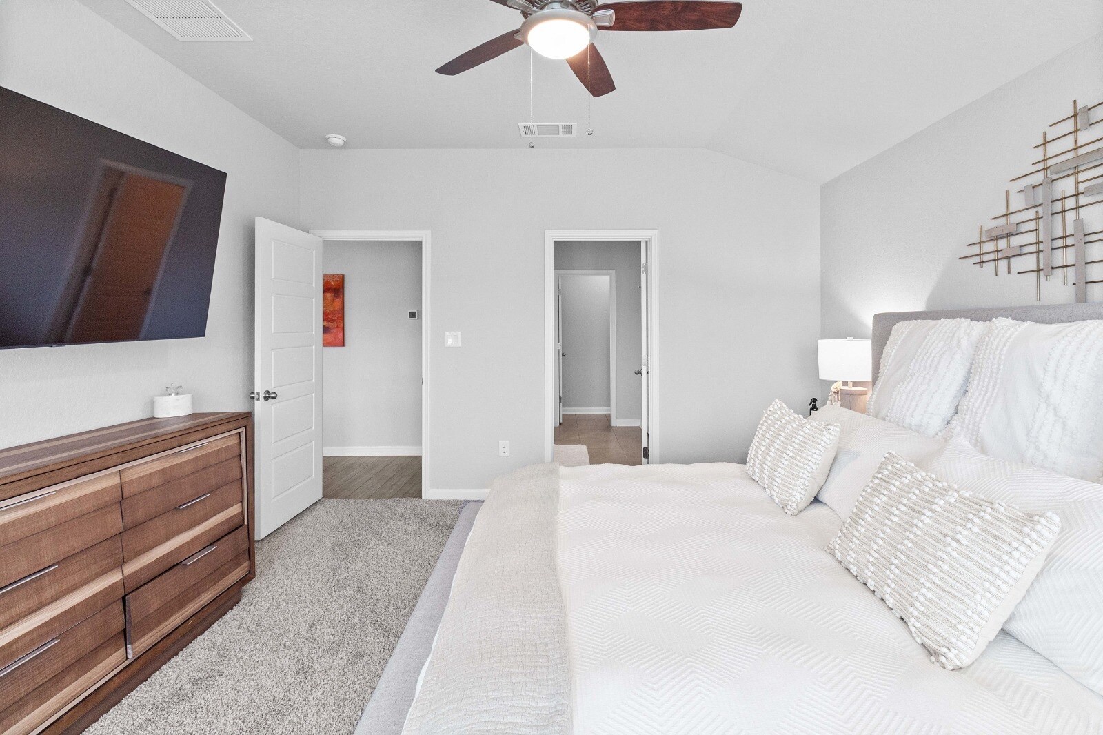 Building Photo - 10247 Juniper Oaks