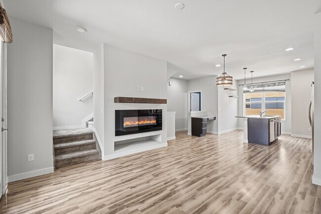 Building Photo - $2,495.95, Two Bedroom, 2.5 bathroom Townhome in Broomfield