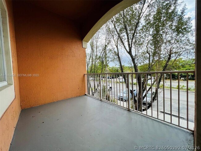 Building Photo - 6944 SW 39th St