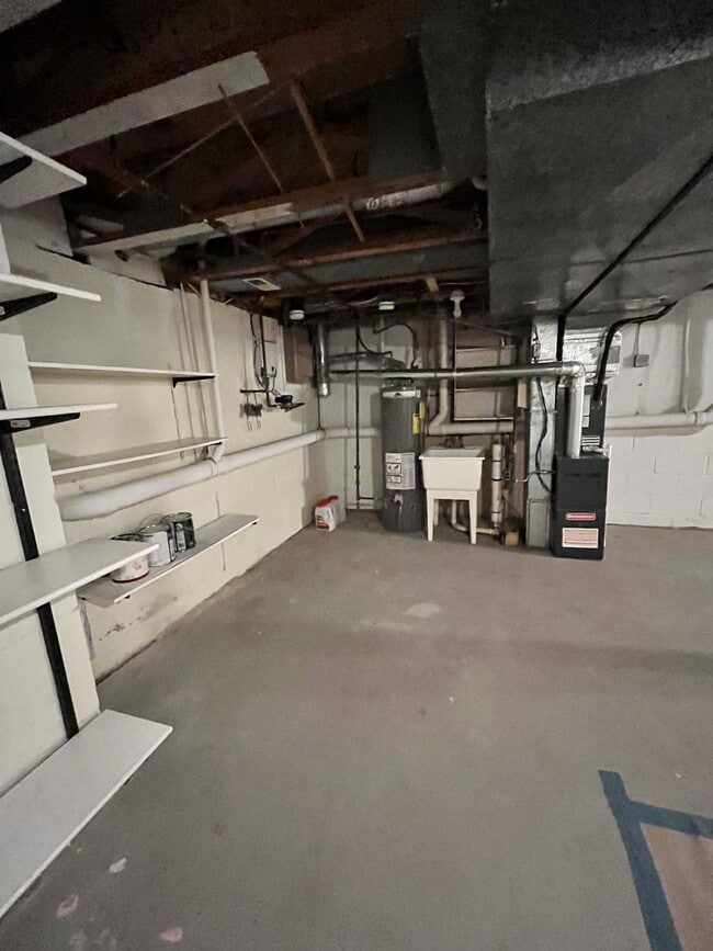 Building Photo - 2 Bd / 1.5 Bth Townhouse in Stover Mill