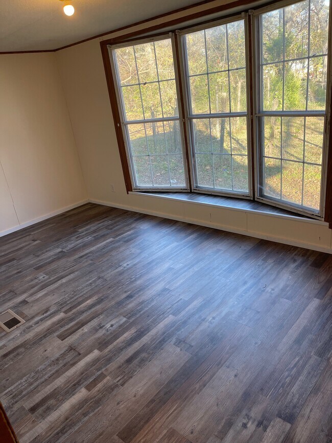 Building Photo - 204 E Browning St