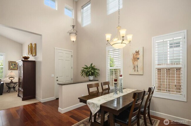 Building Photo - Beautiful Maple Ridge Highlands Home in Ma...