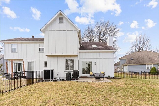 Building Photo - {10710} Updated Overland Park Townhome + Blue Valley Northwest + Two Car Garage