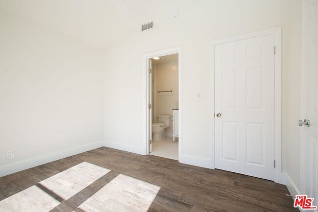 Building Photo - 507 Norwich Dr