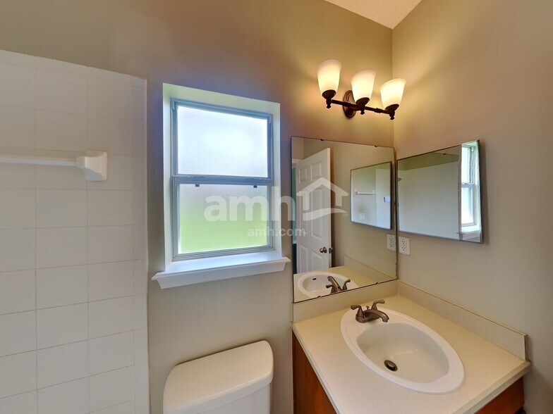 Building Photo - 5198 Armsgate Ct
