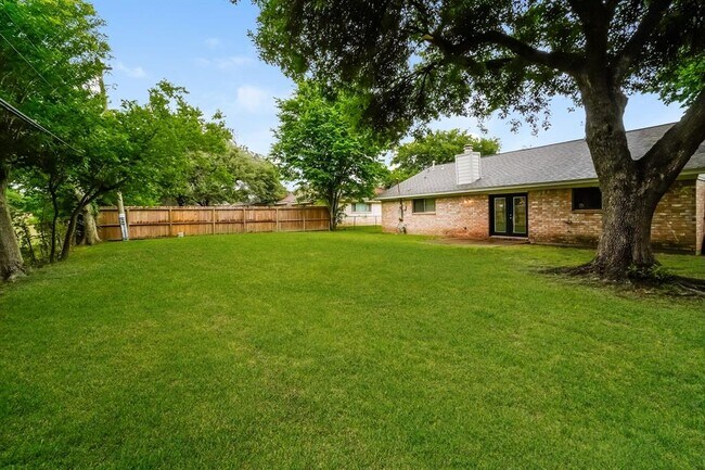 Building Photo - 10430 Rustic Gate Rd