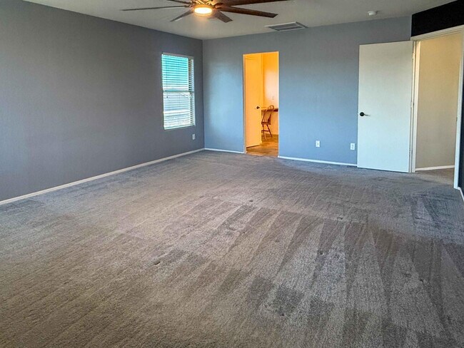 Building Photo - 3103 W Zachary Dr