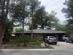 Building Photo - 1576 E Lakewood Dr