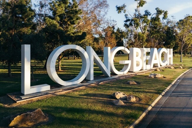 Building Photo - 35-35 Kennebec Ave