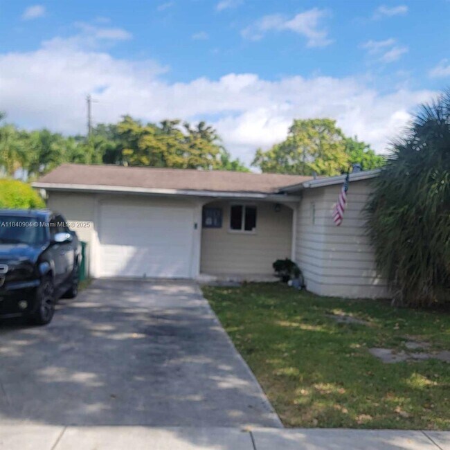 Building Photo - 8475 SW 43rd St