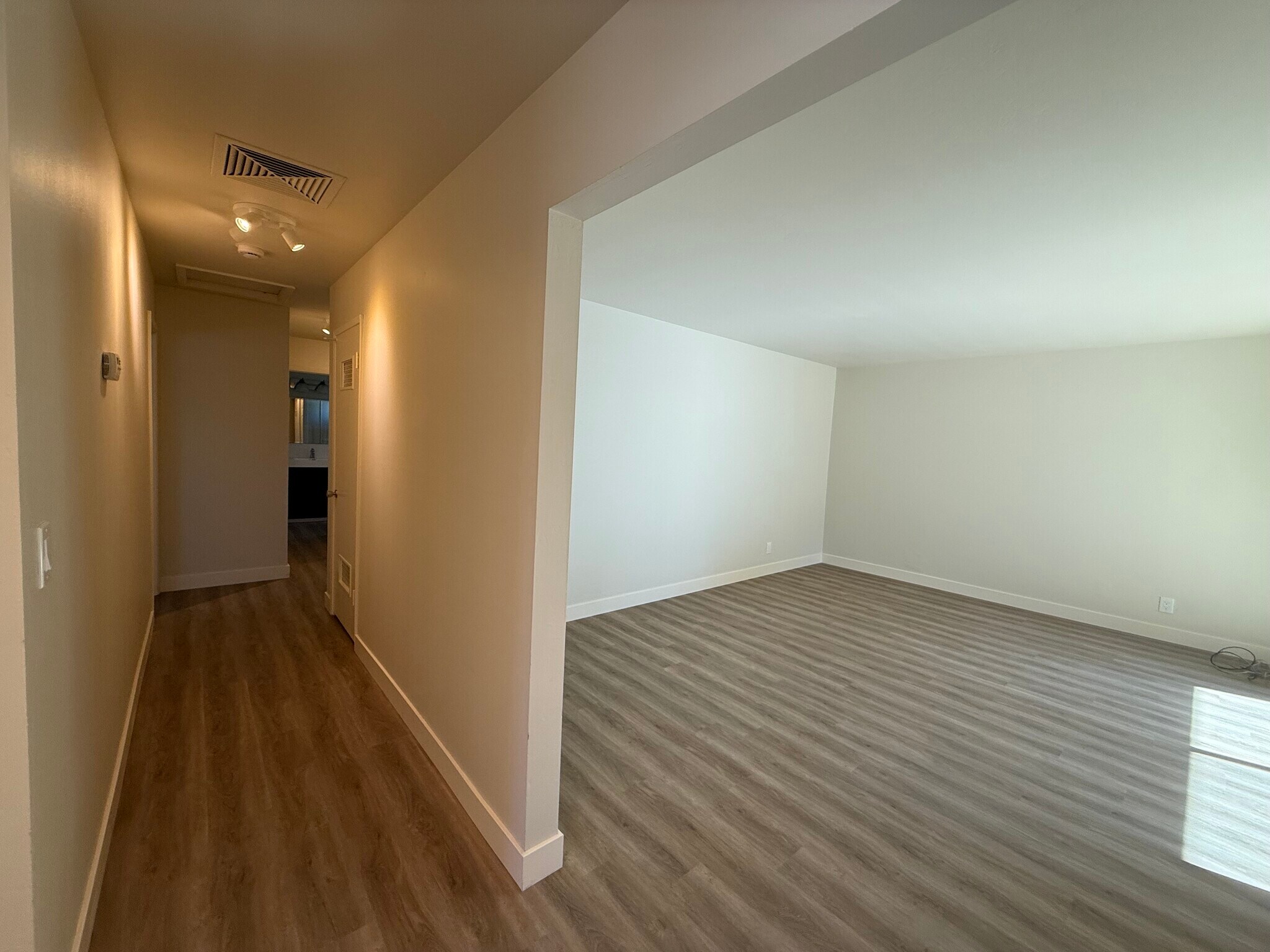 Building Photo - 15900 Los Gatos Almaden Rd