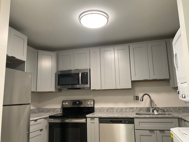 Building Photo - Lovely remodeled 1 bedroom Condo