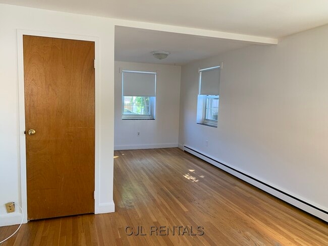 Building Photo - 9 Heath Rd