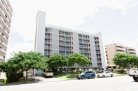 Building Photo - Great 1 Bedroom, 1 Bath with Parking * AC ...