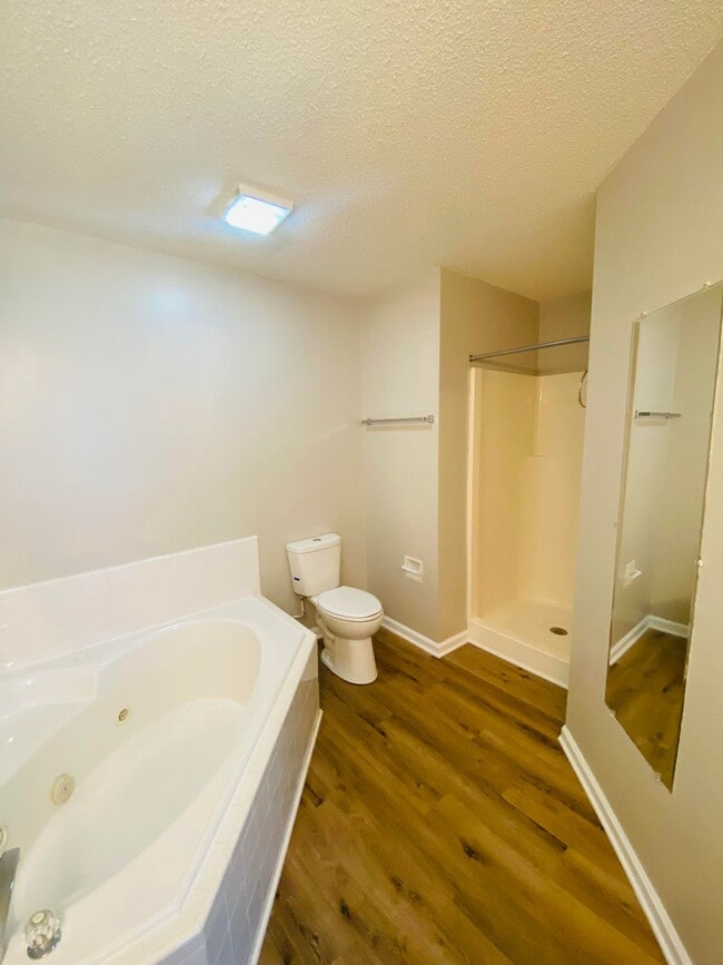 Building Photo - 2918 Mulberry Ln