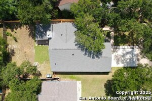 Building Photo - 9717 Anderson Village Dr