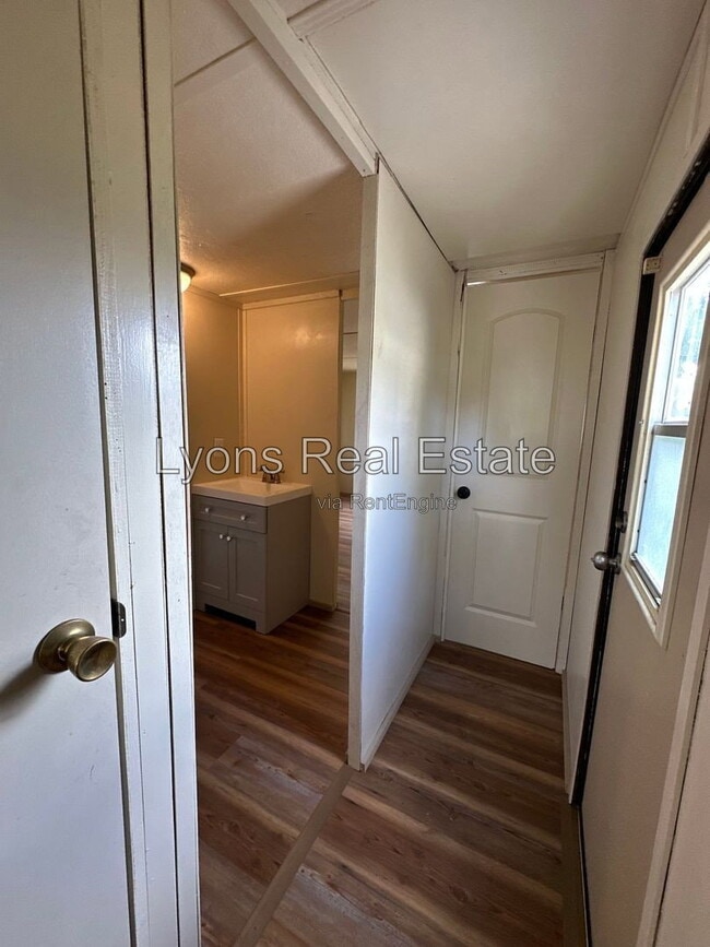 Building Photo - 2268 Carlisle Ln