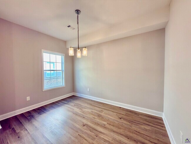 Building Photo - 212 Beau Claire Cir