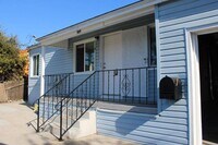 Building Photo - 1109 Del Mar Ave