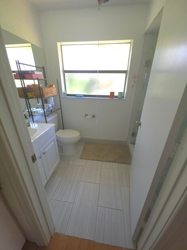 Building Photo - 5705 Fox Hollow Dr