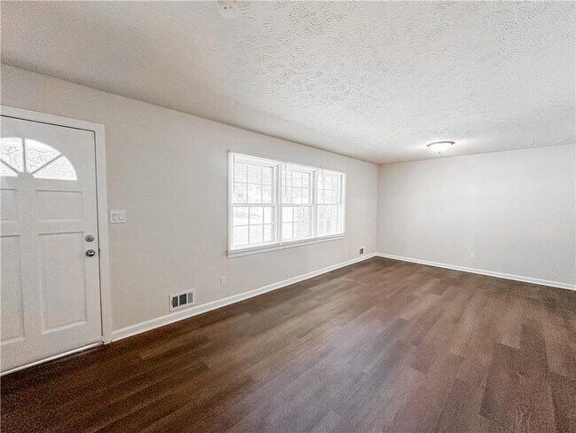 Building Photo - 4591 Woodward Rd