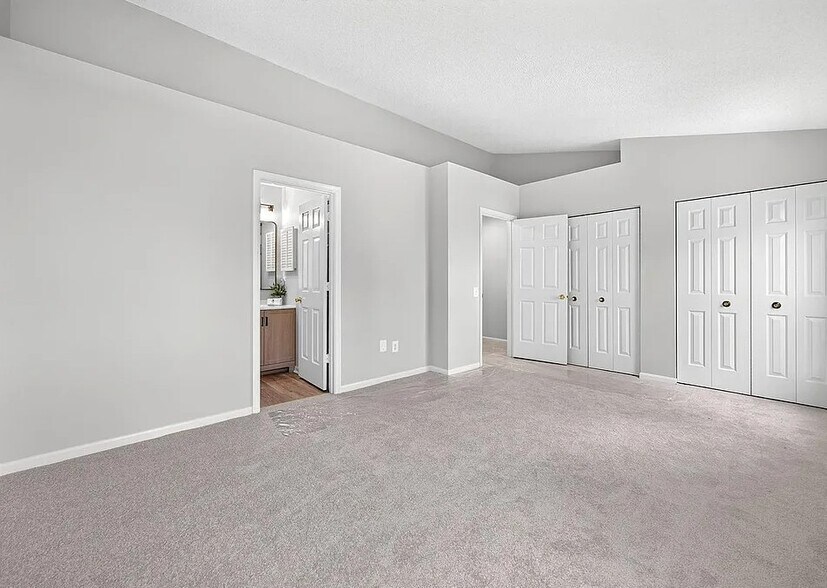 Building Photo - 6576 Medinah Ln