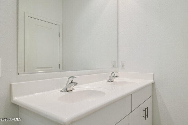 Building Photo - 33974 Beeblossom Trl